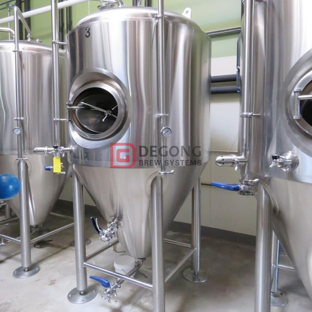 Attrezzatura di produzione della birra usata commerciale chiavi in ​​mano da 1000 litri / sistema di produzione usato della fabbrica di birra media