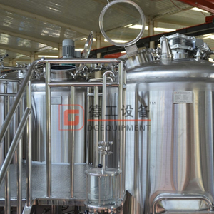 Attrezzatura di produzione della birra usata commerciale chiavi in ​​mano da 1000 litri / sistema di produzione usato della fabbrica di birra media