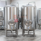 Serbatoio di servizio per birra conico industriale conico in acciaio inossidabile commerciale da 1000 litri in vendita